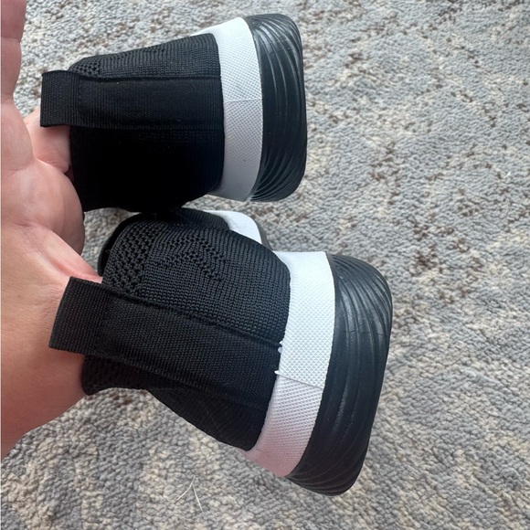 Slip On Knit Cut Out Sneakers Black White 41 - Picture 4 of 9